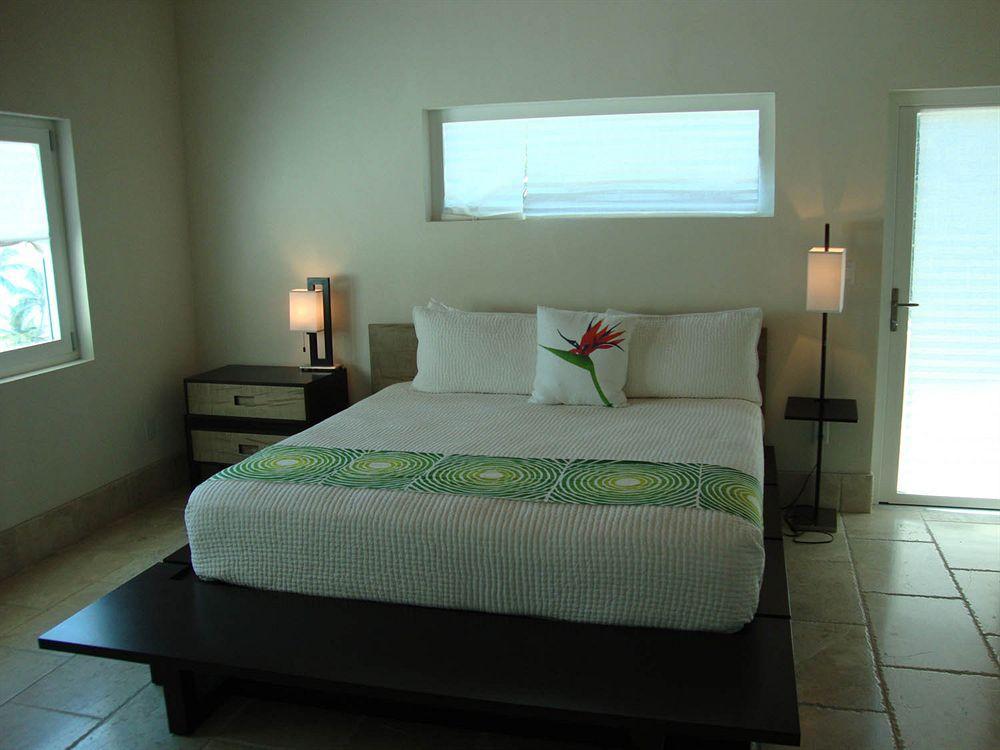 Sky Beach Club Governor S Harbour Extérieur photo